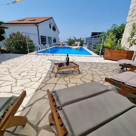 Mit Privatem Pool Und Sauna By Interhome Vakantiehuis Jadranovo