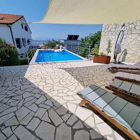 Mit Privatem Pool Und Sauna By Interhome