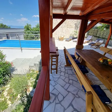 Mit Privatem Pool Und Sauna By Interhome *